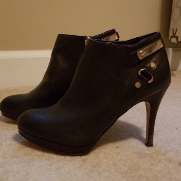 BOOTIES - Picture 1 of 5